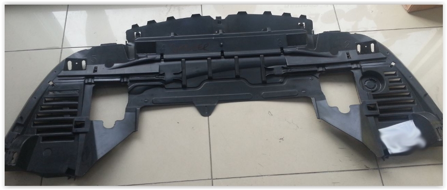 ЗАГЛУШКА ПЕРЕДНЕГО БАМПЕРА C5 III 09=>
