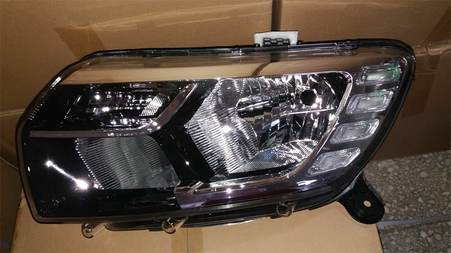 ФАРА ЛЕВАЯ LED SANDERO 16=>